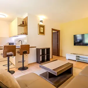 apartments-antonio-pula.pula-hotels.org/